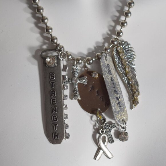 Handmade metal dangle charm necklace - Strength, believe, faith - Picture 6 of 11